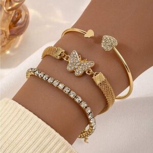 Gold bracelet set